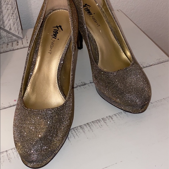 Gold/Silver Glitter Pumps - Picture 1 of 3